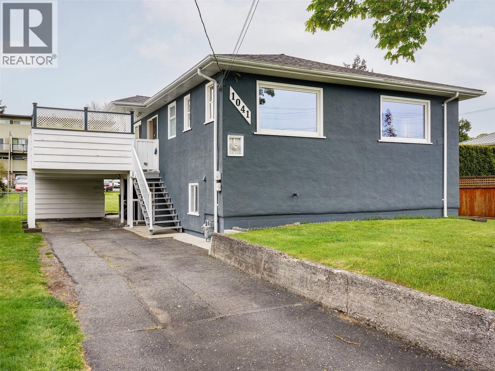 1041 Lyall St, Esquimalt, British Columbia