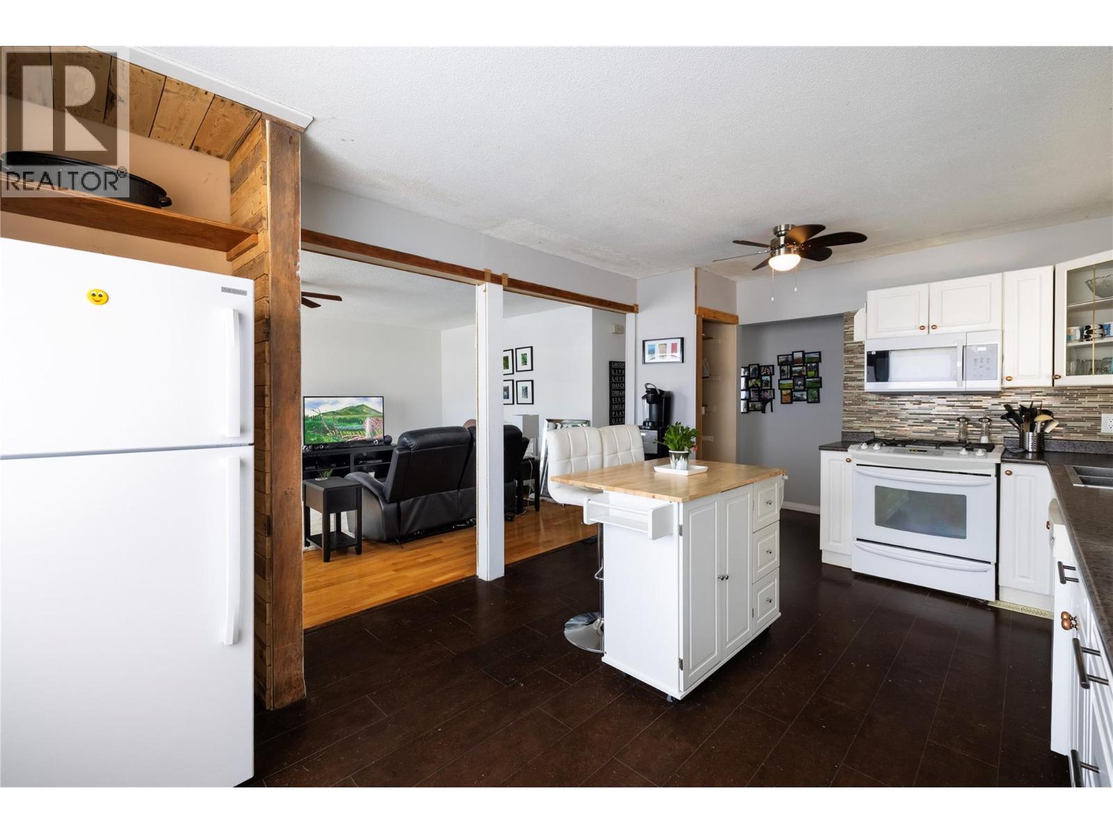 3700 24 Avenue, Vernon, British Columbia  V1T 1L9 - Photo 10 - 10384593