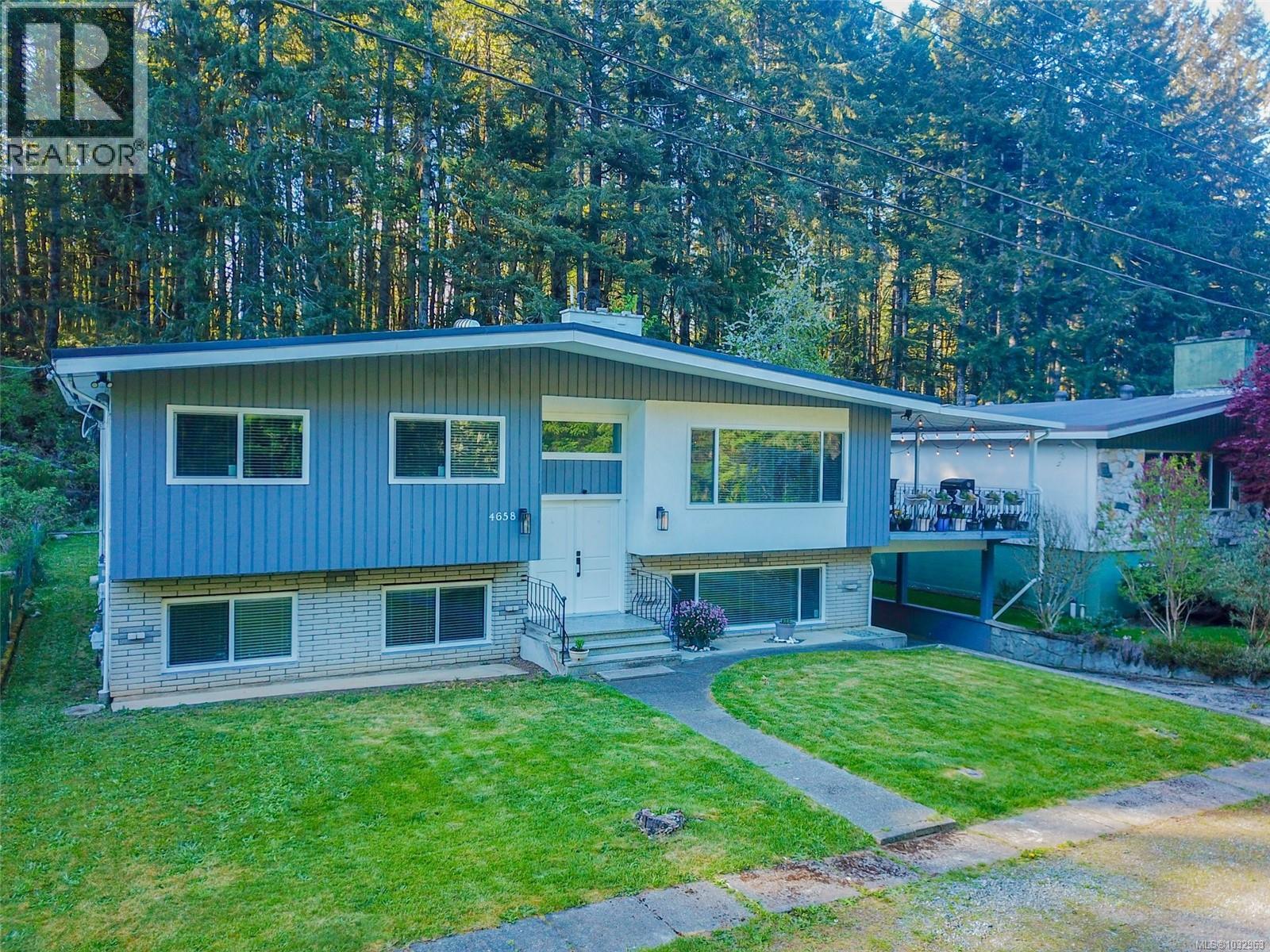 4658 Victoria Dr N, Port Alberni, British Columbia