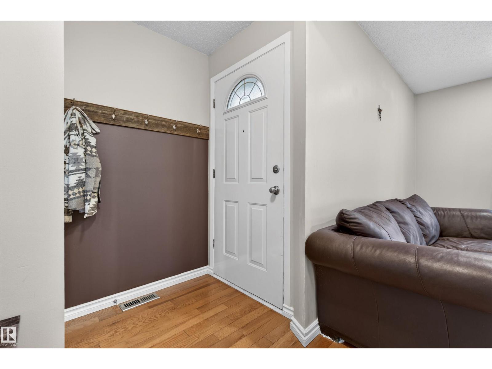 17120 103 St Nw, Edmonton, Alberta  T5X 4Z4 - Photo 4 - E4484077