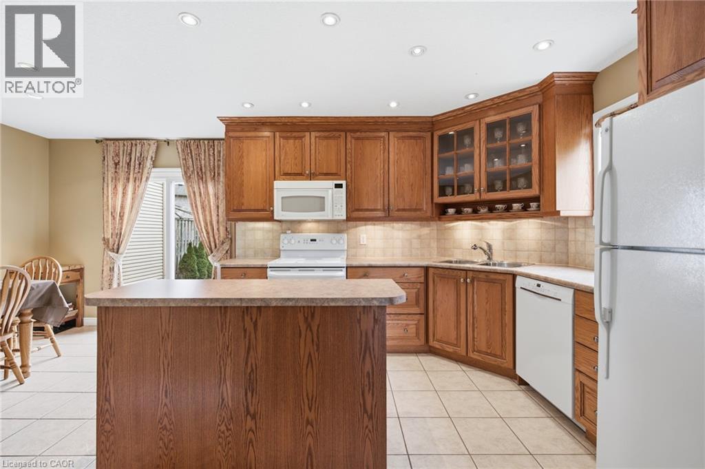 31 White Sands Court, Kitchener, Ontario  N2E 3S4 - Photo 11 - 40823320