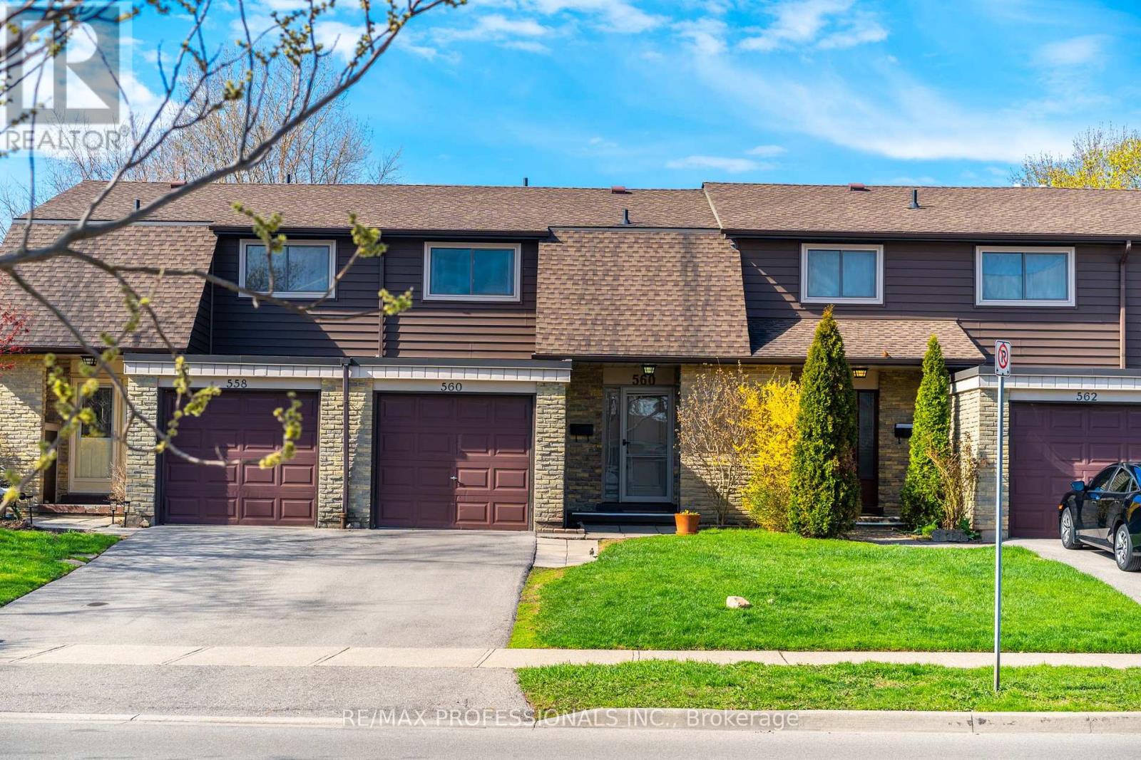 560 PINEDALE AVENUE, Burlington, Ontario