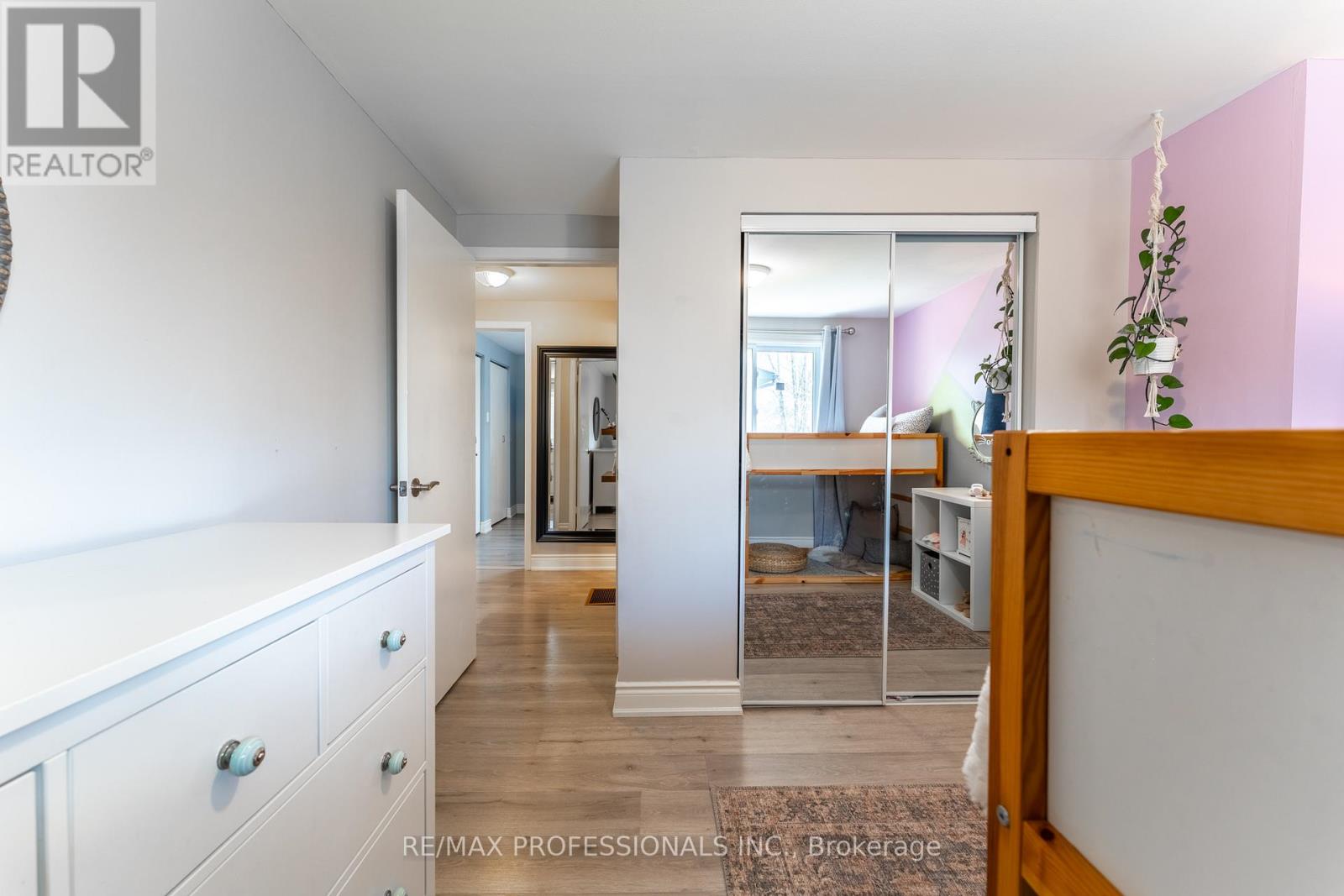 560 Pinedale Avenue, Burlington, Ontario  L7L 3W4 - Photo 15 - W13041768