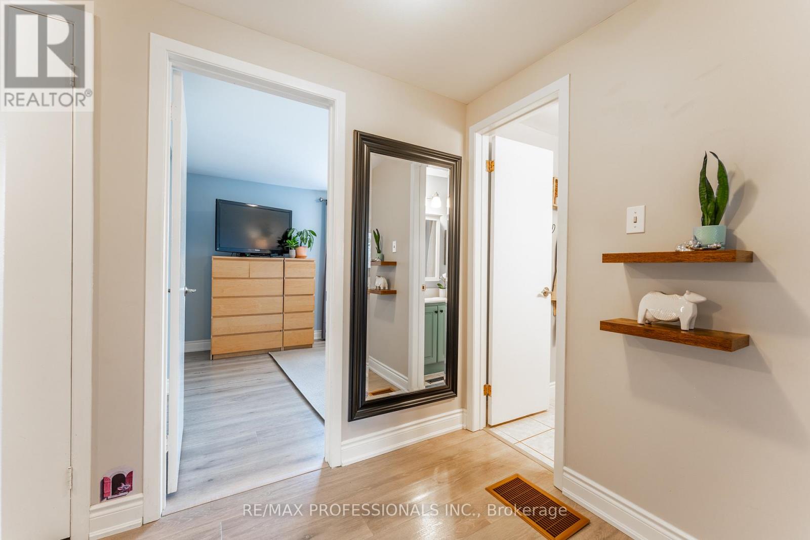 560 Pinedale Avenue, Burlington, Ontario  L7L 3W4 - Photo 16 - W13041768