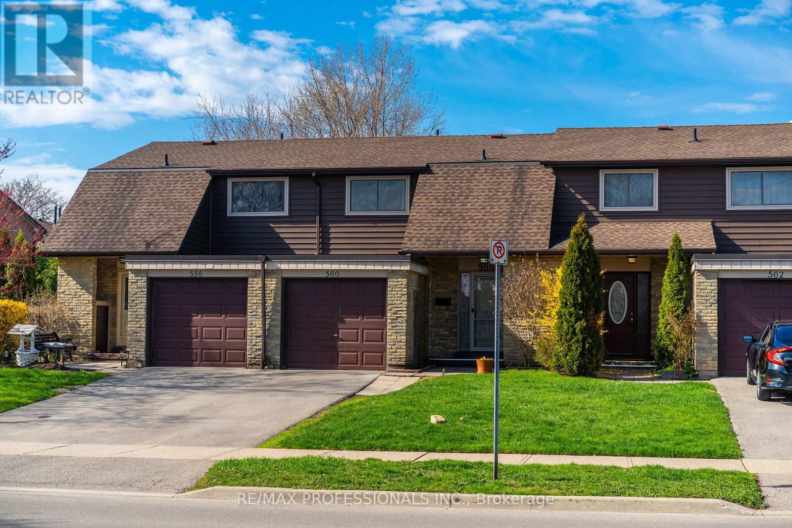 560 Pinedale Avenue, Burlington, Ontario  L7L 3W4 - Photo 2 - W13041768