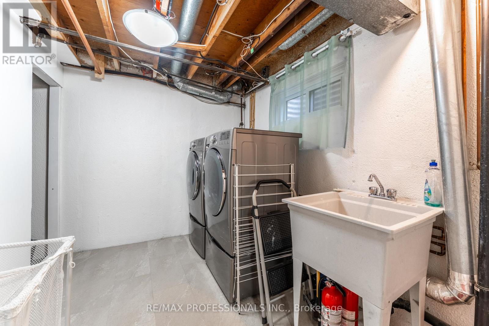 560 Pinedale Avenue, Burlington, Ontario  L7L 3W4 - Photo 25 - W13041768