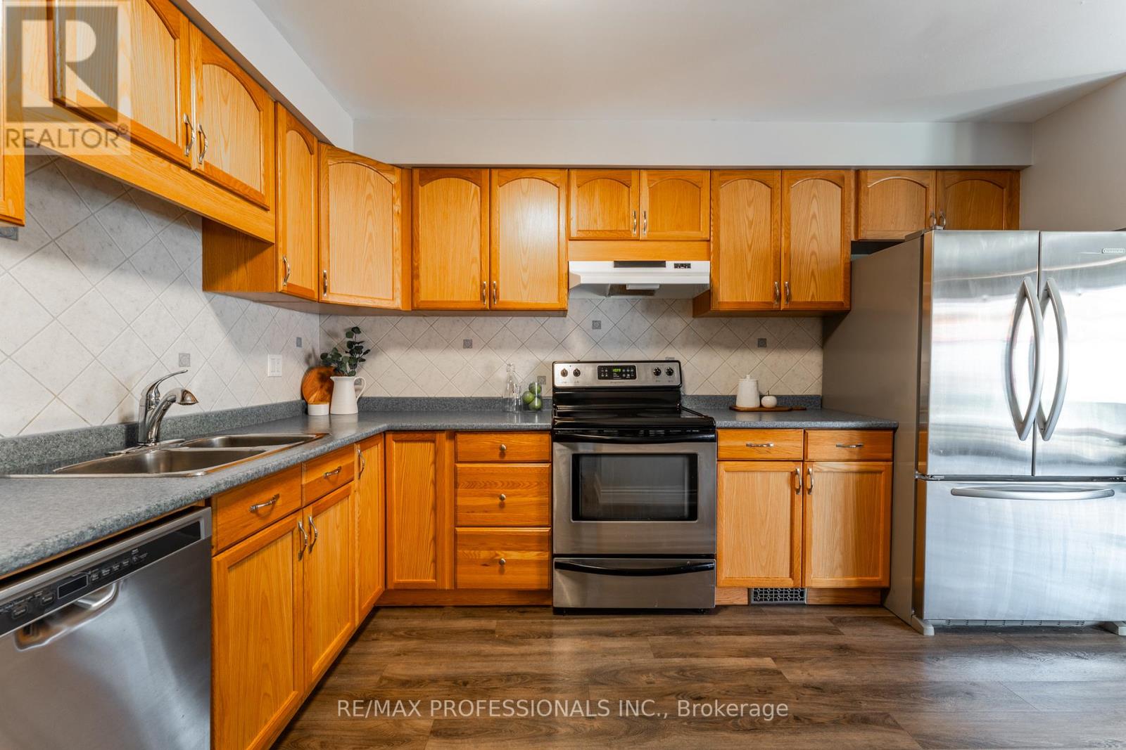 560 Pinedale Avenue, Burlington, Ontario  L7L 3W4 - Photo 7 - W13041768