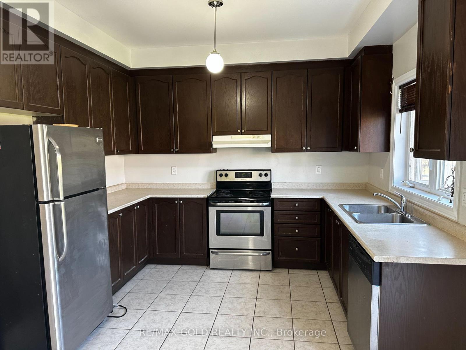 50 Arizona Drive, Brampton, Ontario  L6Y 0R6 - Photo 4 - W13041782