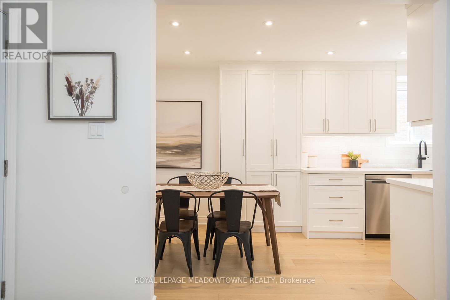 517 Beaver Court, Milton, Ontario  L9T 4A7 - Photo 4 - W13041822