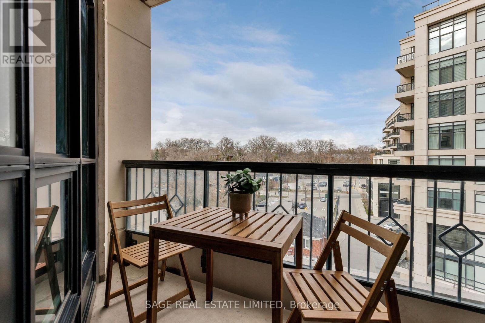 504 - 2 Old Mill Drive, Toronto, Ontario  M6S 0A2 - Photo 15 - W13041830