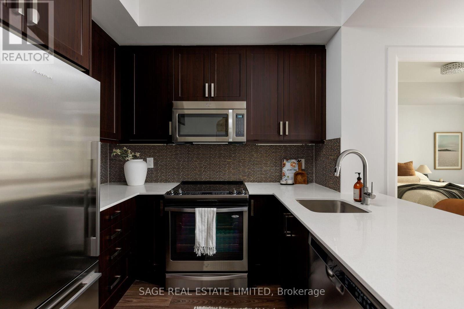 504 - 2 Old Mill Drive, Toronto, Ontario  M6S 0A2 - Photo 24 - W13041830