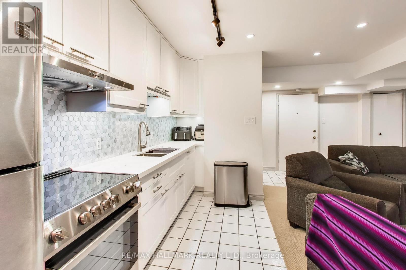 76 Ashbourne Drive, Toronto, Ontario  M9B 4H5 - Photo 34 - W13041846