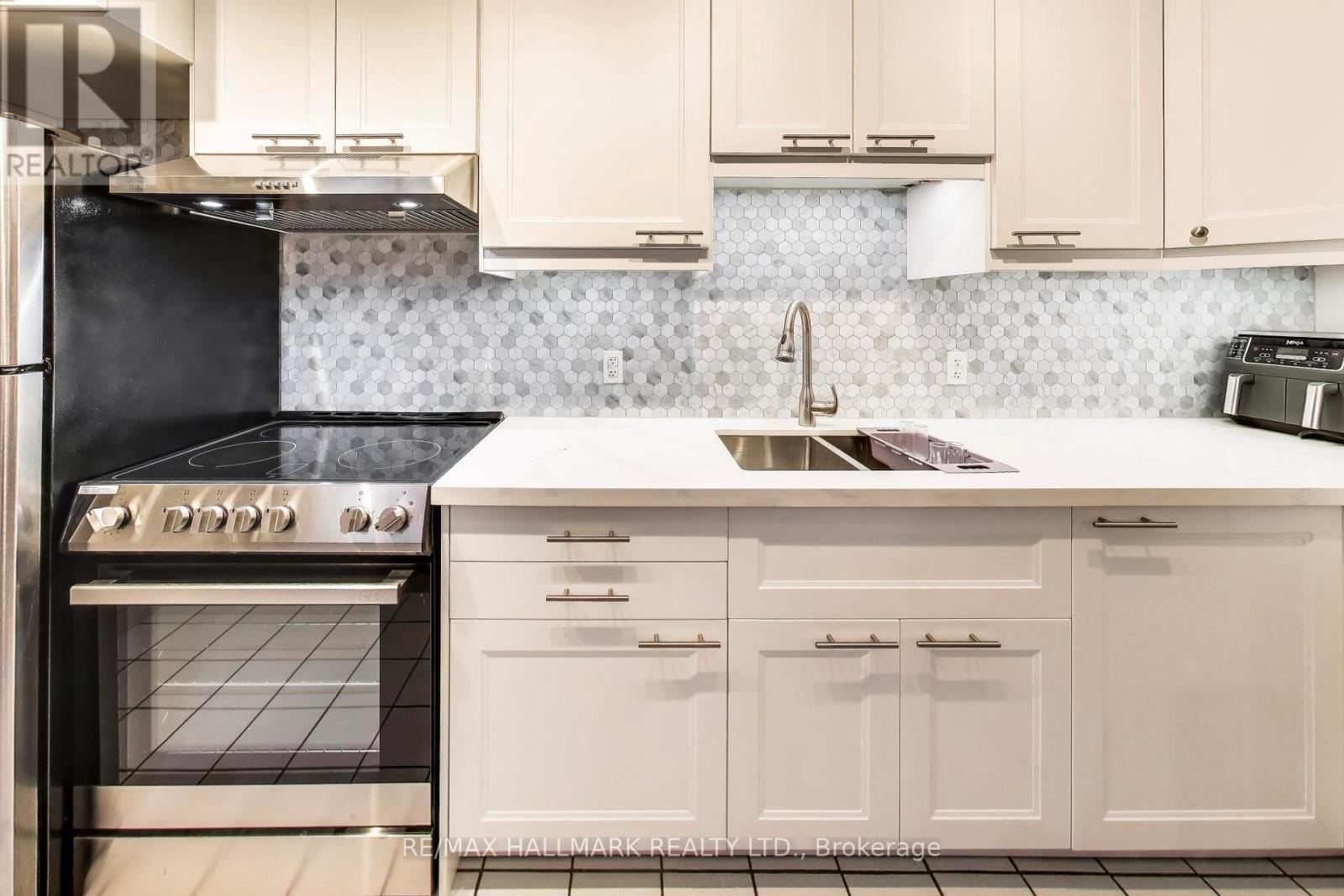 76 Ashbourne Drive, Toronto, Ontario  M9B 4H5 - Photo 35 - W13041846