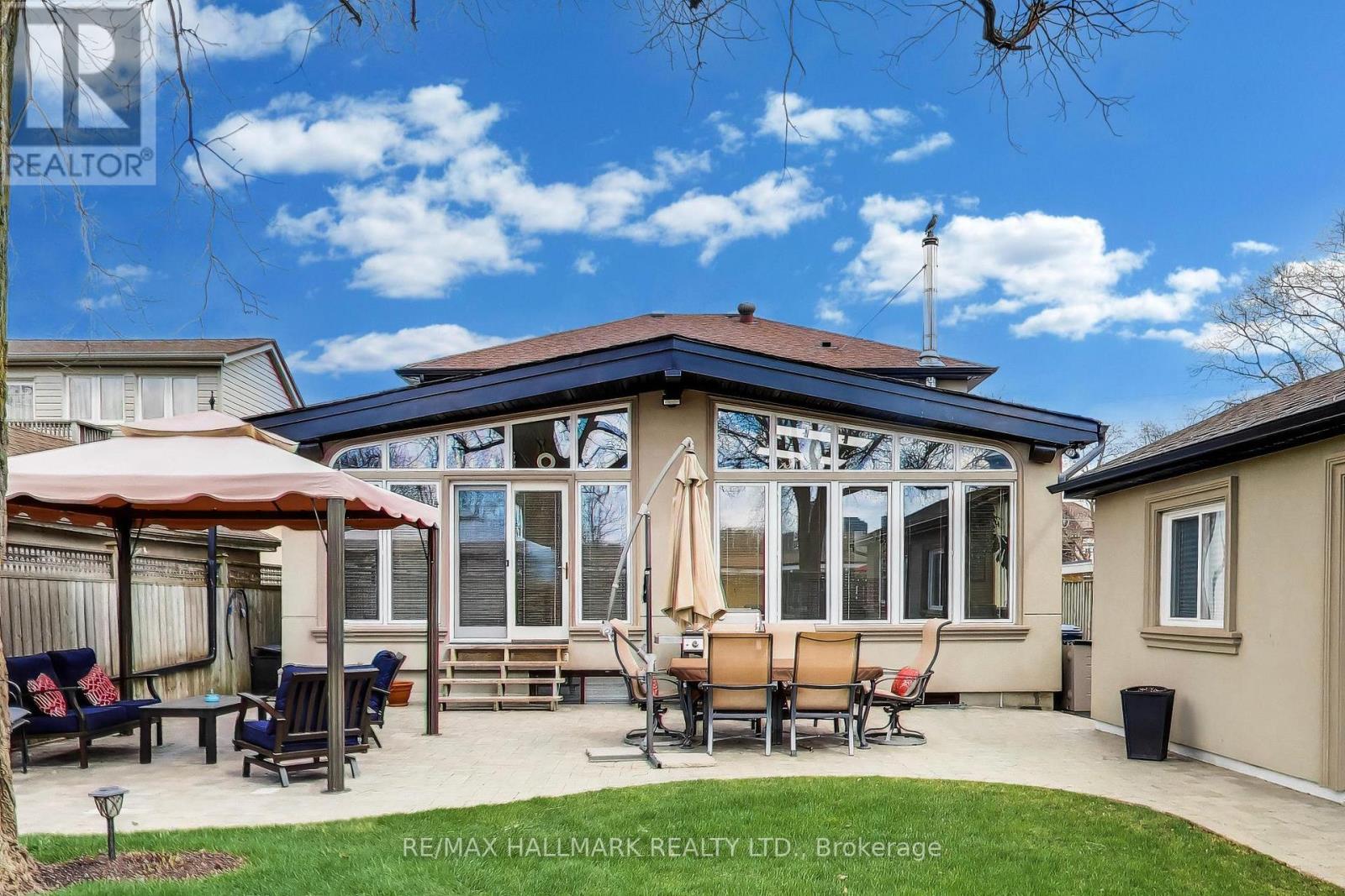 76 Ashbourne Drive, Toronto, Ontario  M9B 4H5 - Photo 38 - W13041846