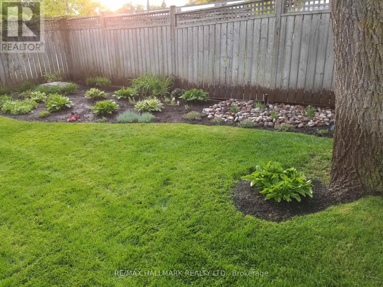 76 Ashbourne Drive, Toronto, Ontario  M9B 4H5 - Photo 42 - W13041846