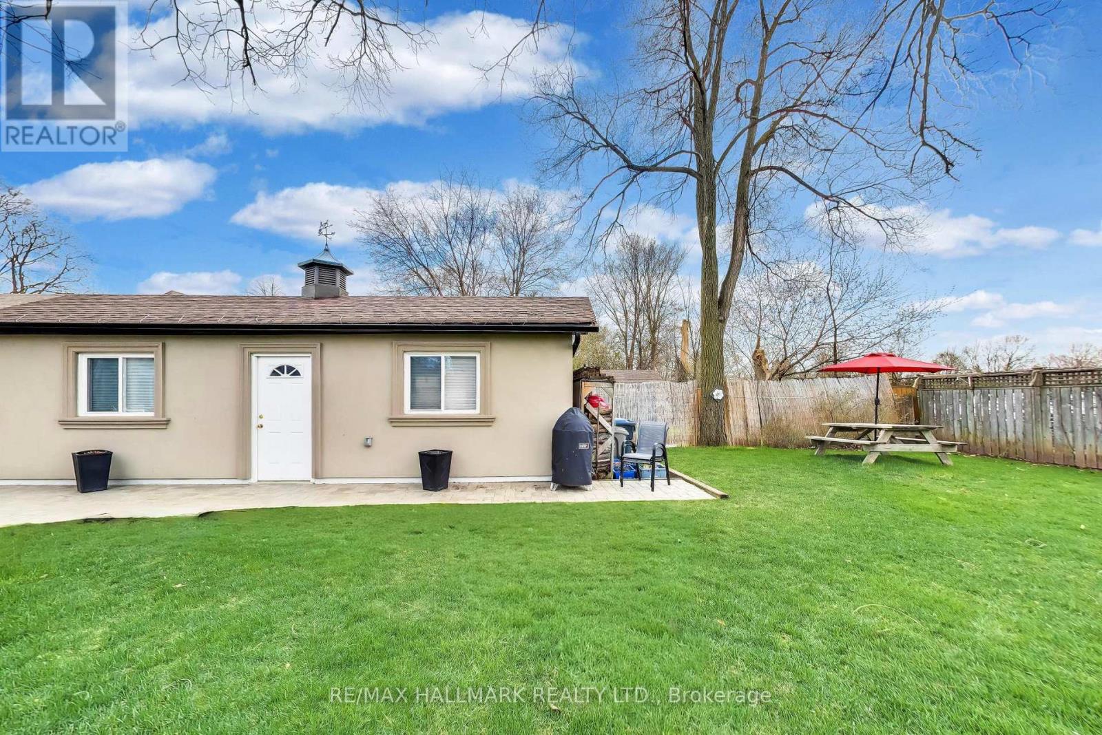 76 Ashbourne Drive, Toronto, Ontario  M9B 4H5 - Photo 45 - W13041846