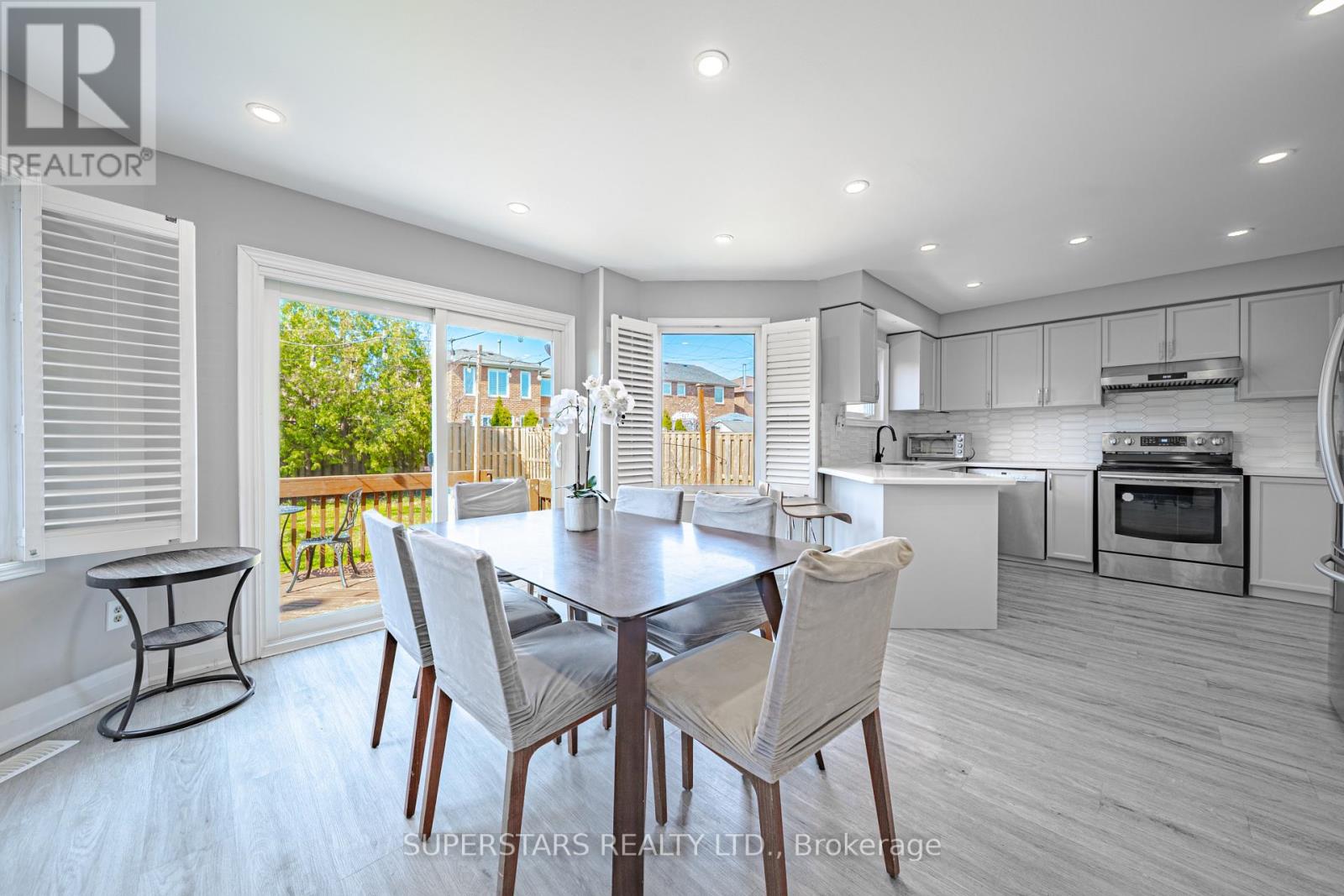 3945 Renfrew Crescent, Mississauga, Ontario  L5L 4J6 - Photo 11 - W13041864