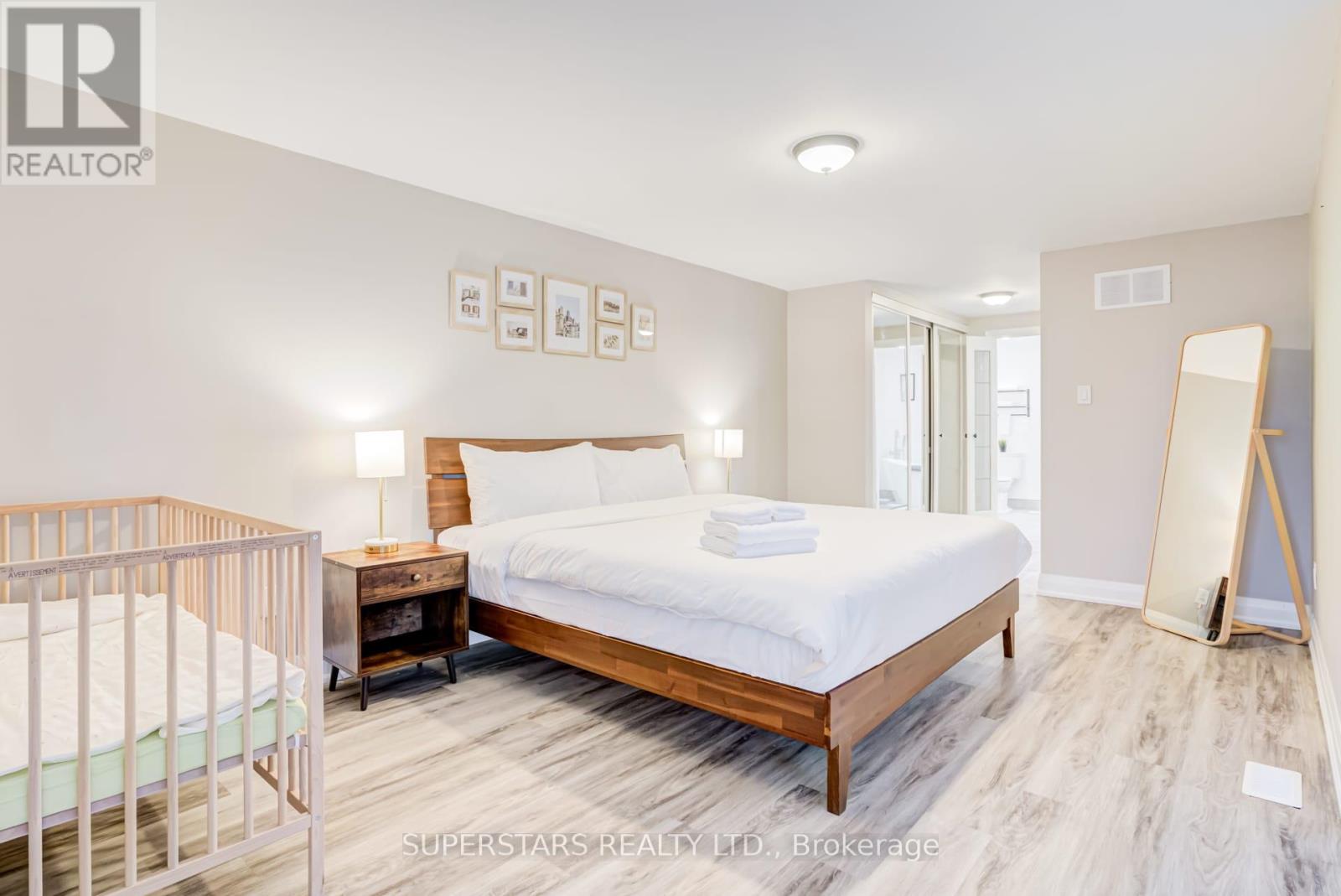 3945 Renfrew Crescent, Mississauga, Ontario  L5L 4J6 - Photo 17 - W13041864