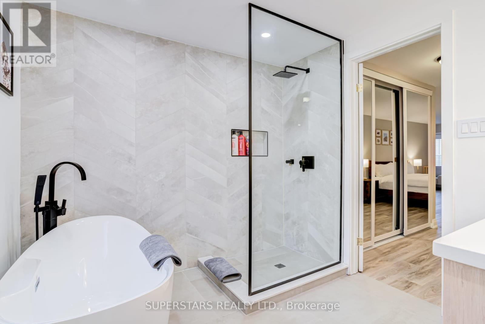 3945 Renfrew Crescent, Mississauga, Ontario  L5L 4J6 - Photo 20 - W13041864