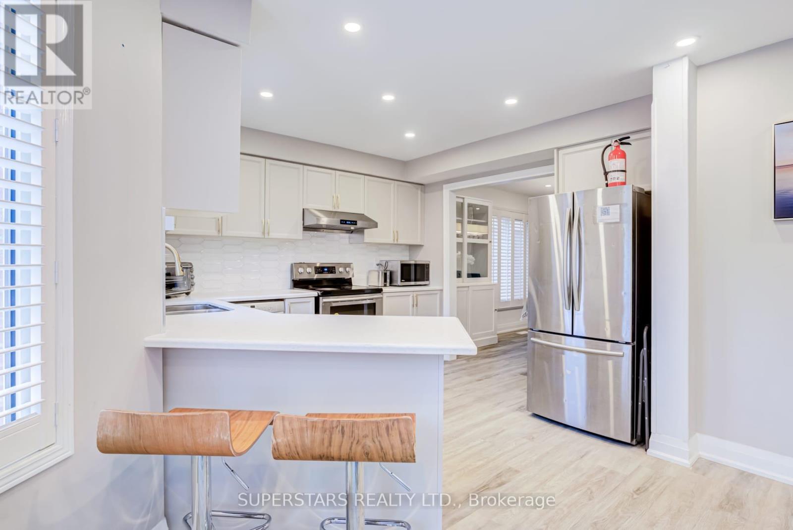 3945 Renfrew Crescent, Mississauga, Ontario  L5L 4J6 - Photo 9 - W13041864