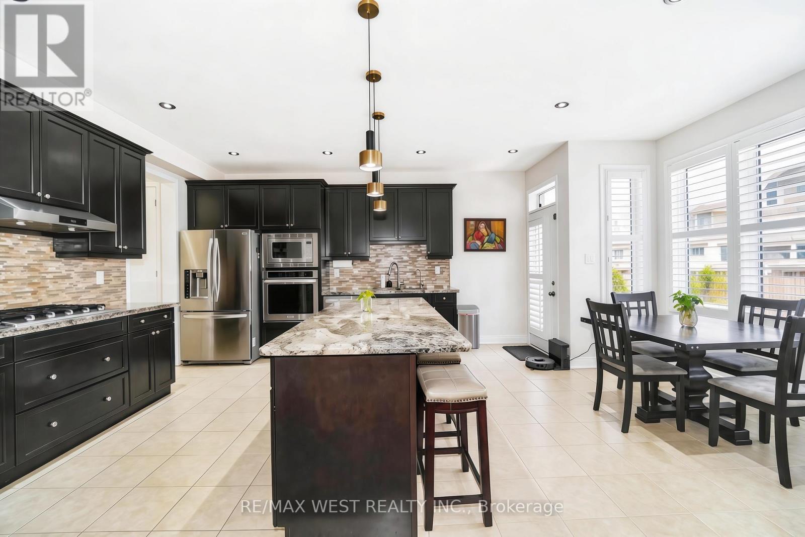 7 Aldersgate Drive, Brampton, Ontario  L7A 4A9 - Photo 3 - W13041866