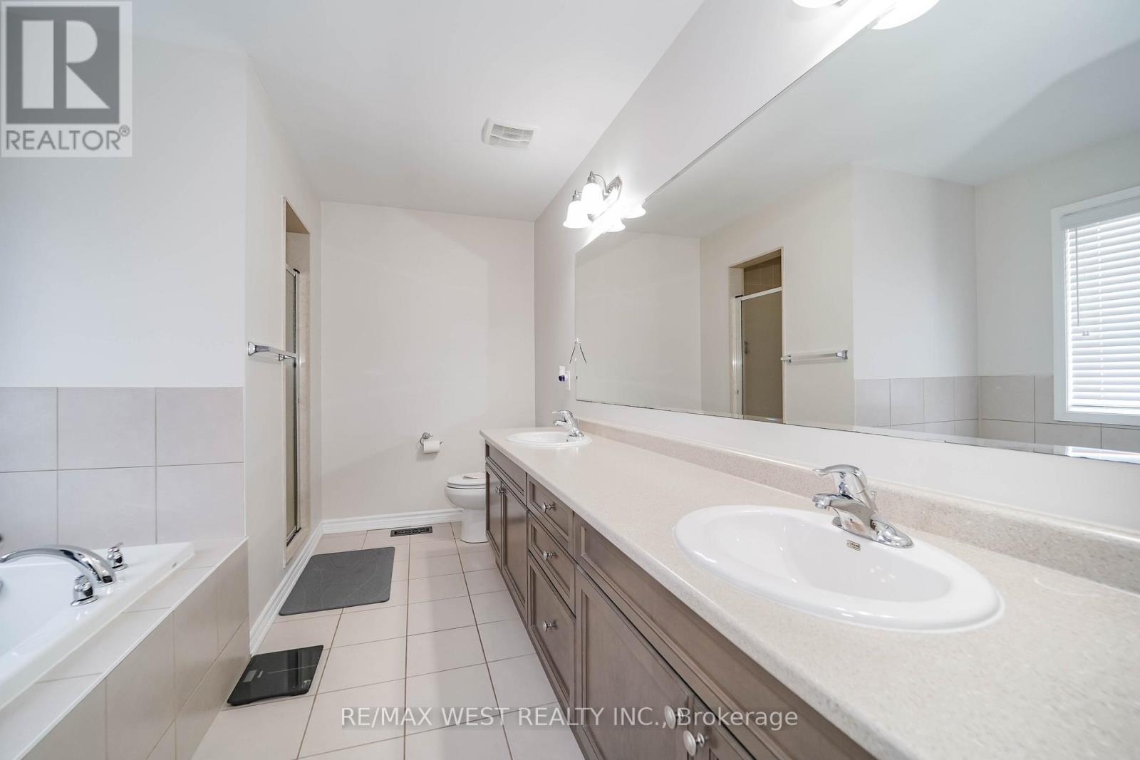 7 Aldersgate Drive, Brampton, Ontario  L7A 4A9 - Photo 8 - W13041866