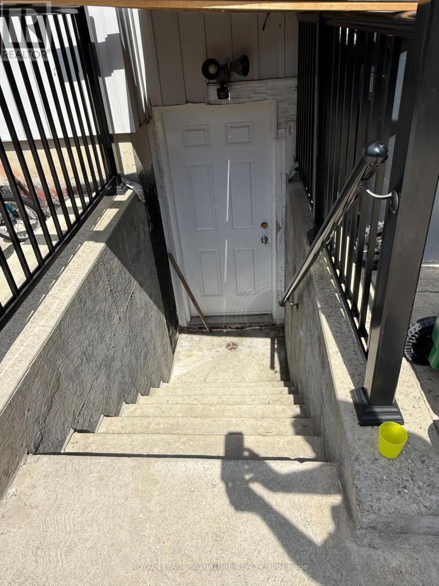 814 Golden Farmer Way, Mississauga, Ontario  L5W 1A7 - Photo 38 - W13041988