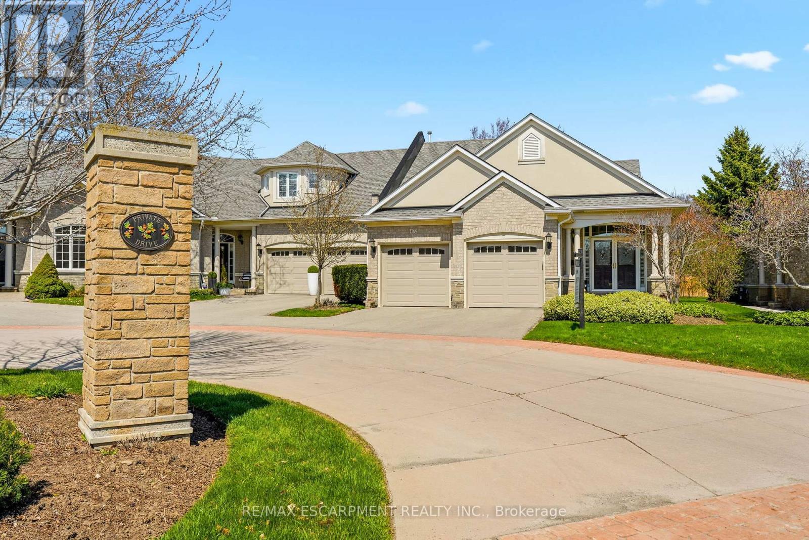 4172 Stonebridge Crescent, Burlington, Ontario  L7M 4N2 - Photo 1 - W13041998