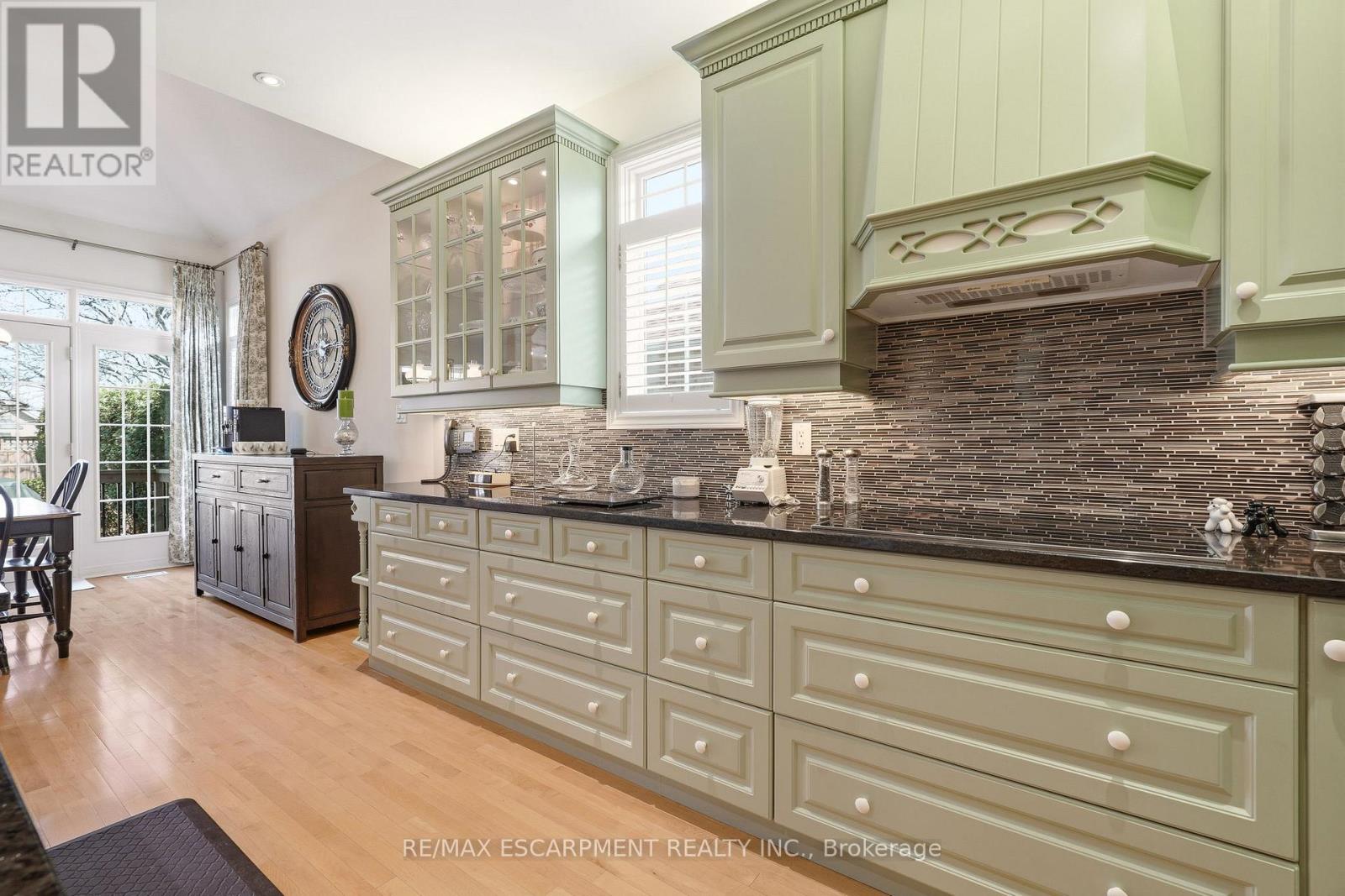 4172 Stonebridge Crescent, Burlington, Ontario  L7M 4N2 - Photo 11 - W13041998