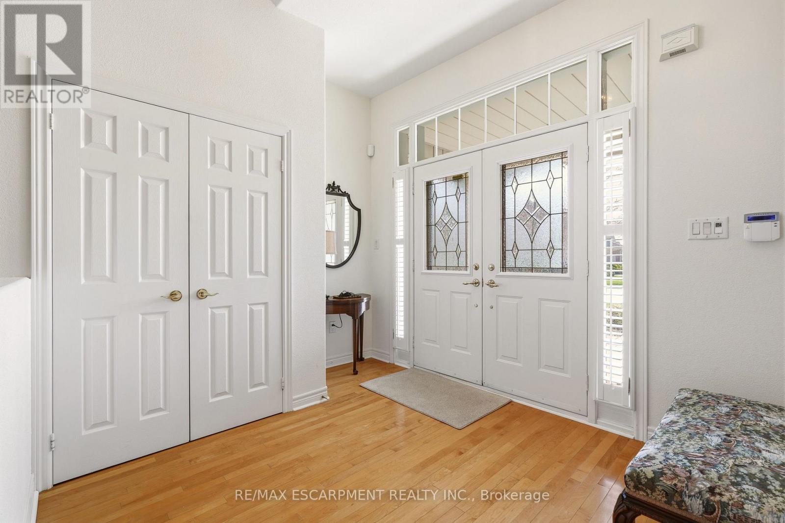 4172 Stonebridge Crescent, Burlington, Ontario  L7M 4N2 - Photo 5 - W13041998