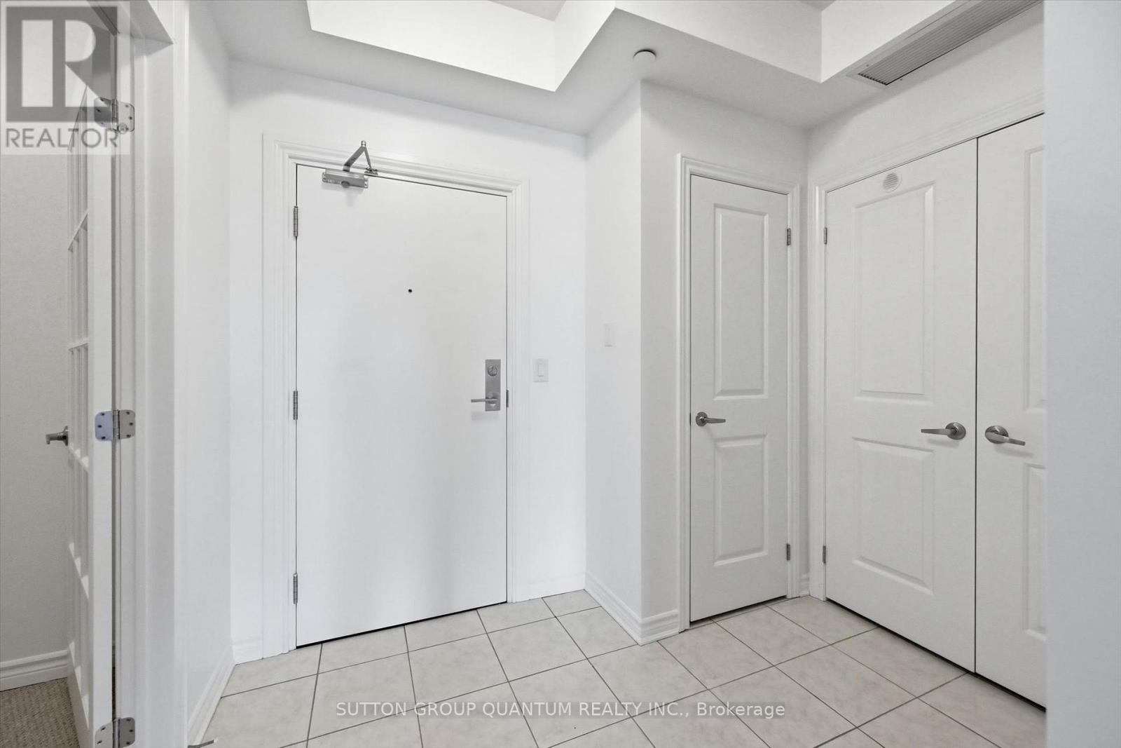 304 - 2300 Upper Middle Road W, Oakville, Ontario  L6M 0T4 - Photo 5 - W13042008