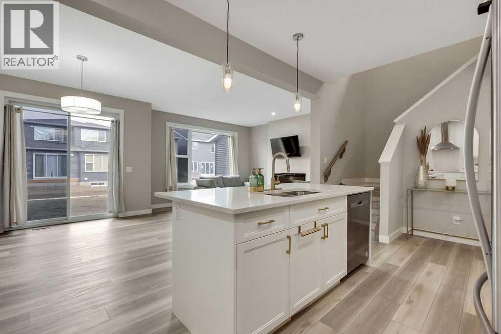 216 Creekstone Row SW, Calgary, Alberta  T2X 4Y5 - Photo 5 - A2300294