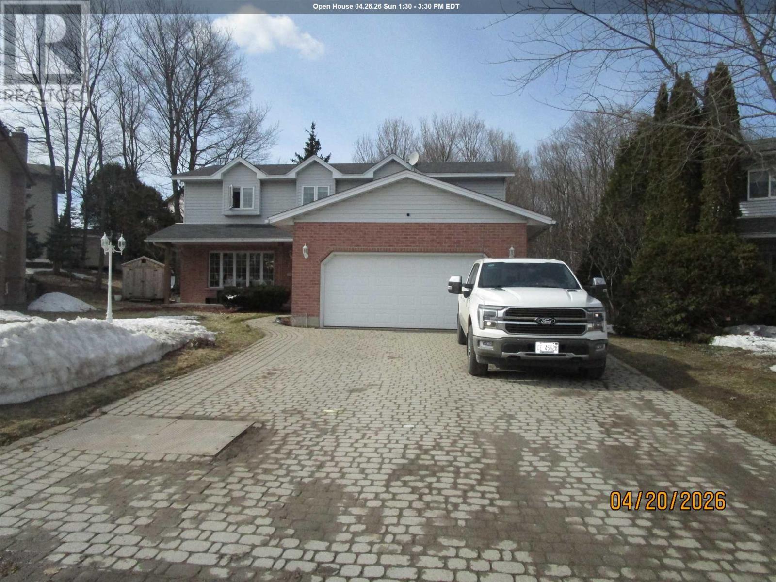 27 Plummer CT, Sault Ste. Marie, Ontario