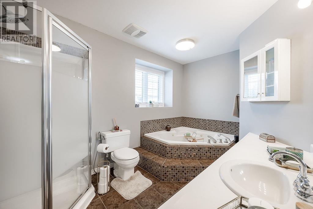 27 Plummer Ct, Sault Ste. Marie, Ontario  P6B 6E4 - Photo 23 - SM260695