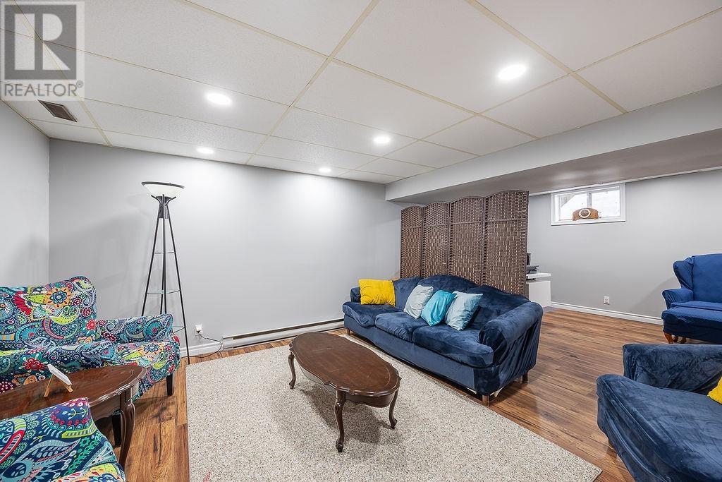 27 Plummer Ct, Sault Ste. Marie, Ontario  P6B 6E4 - Photo 32 - SM260695