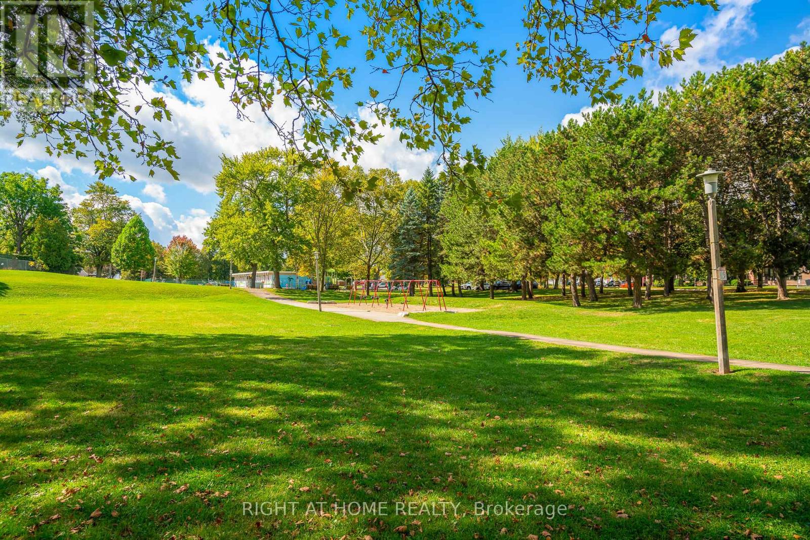 5201 Valley Way, Niagara Falls, Ontario  L2E 1X3 - Photo 5 - X13041728