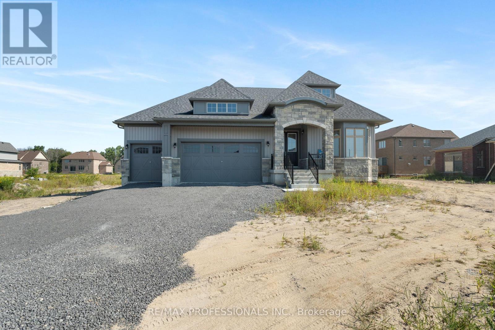 11 BLUE HERON DRIVE, Quinte West, Ontario