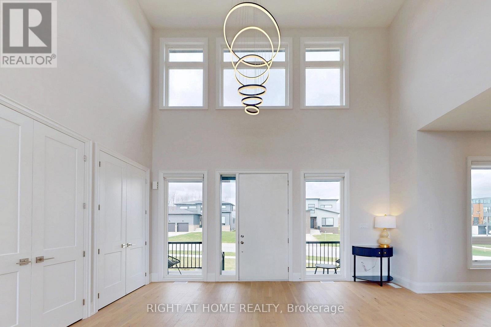 110 Sladden Court, Blue Mountains, Ontario  N0H 2P0 - Photo 4 - X13041790