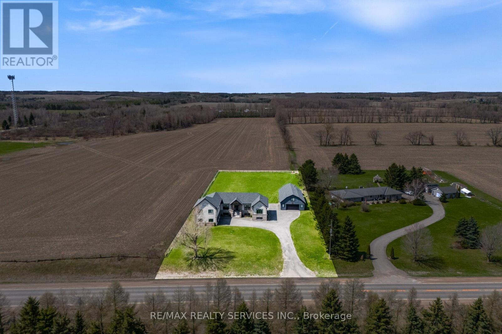 9522 Wellington Street, Erin, Ontario  N0B 2R0 - Photo 2 - X13042028