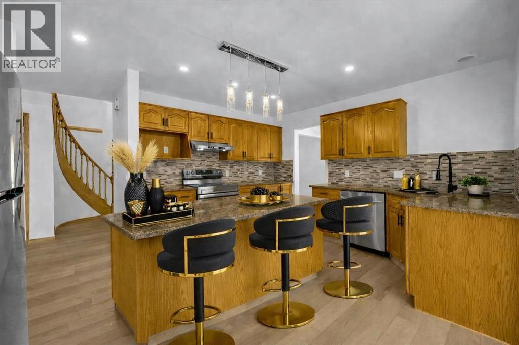 208 Coral Shores Bay Ne, Calgary, Alberta  T3J 3J6 - Photo 14 - A2304671