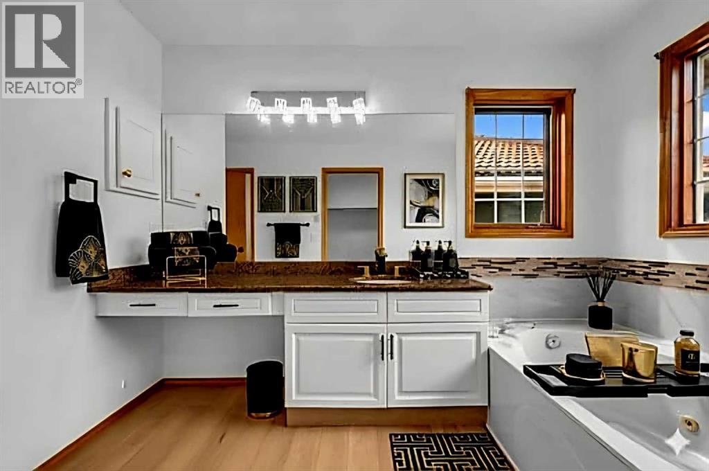 208 Coral Shores Bay Ne, Calgary, Alberta  T3J 3J6 - Photo 36 - A2304671