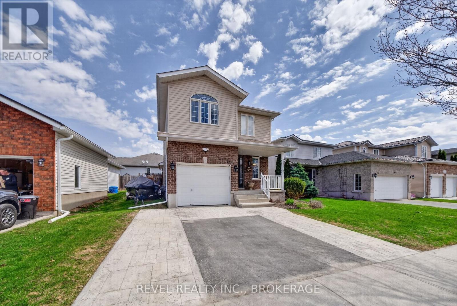 129 Amy Lynn Drive, Loyalist, Ontario  K7N 2A3 - Photo 2 - X13042046