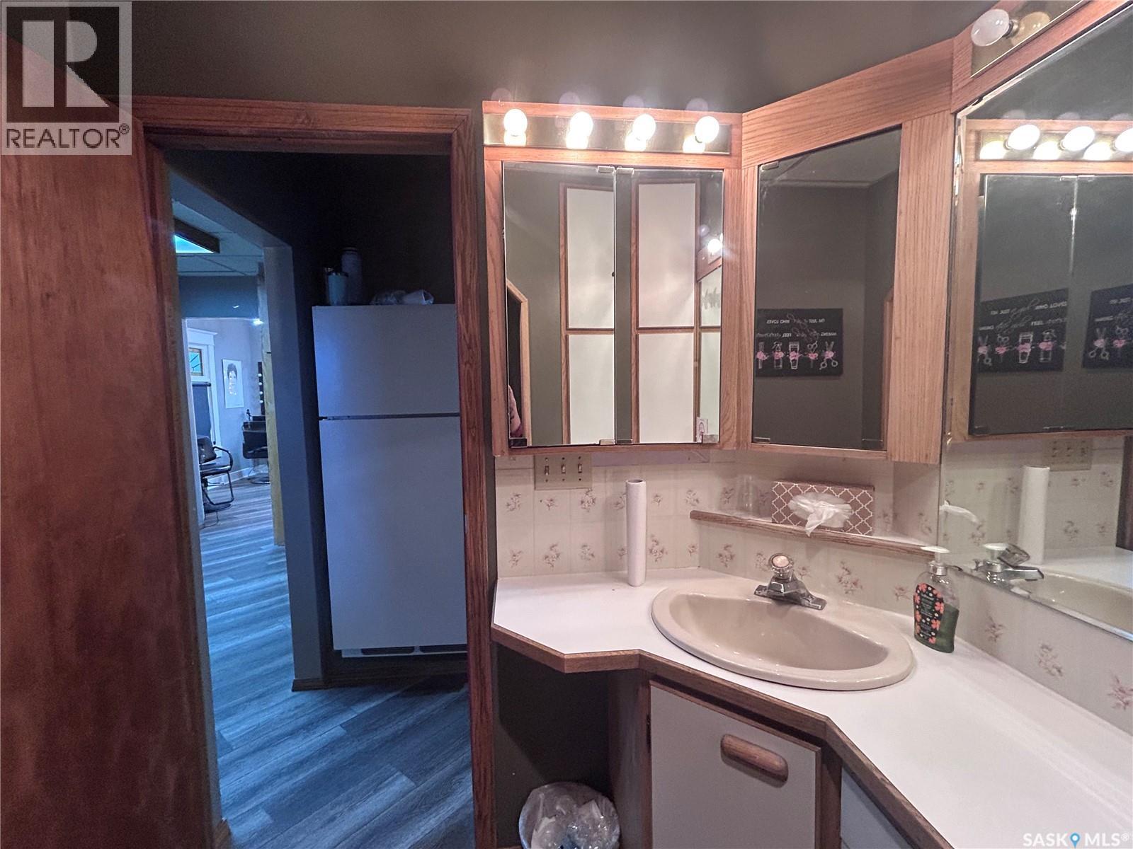 935 4th Street, Estevan, Saskatchewan  S4A 0W2 - Photo 11 - SK031290