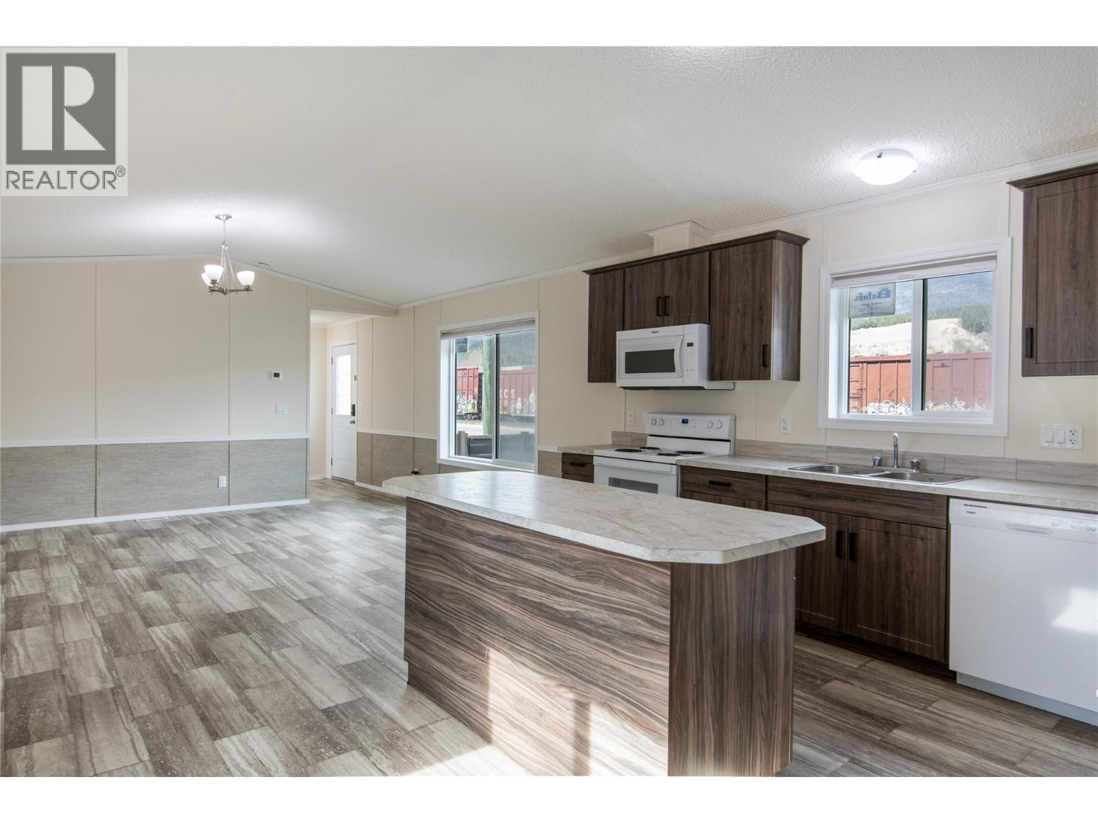 1117 10th Avenue N Unit# 1a, Golden, British Columbia  V0A 1H2 - Photo 5 - 10372629