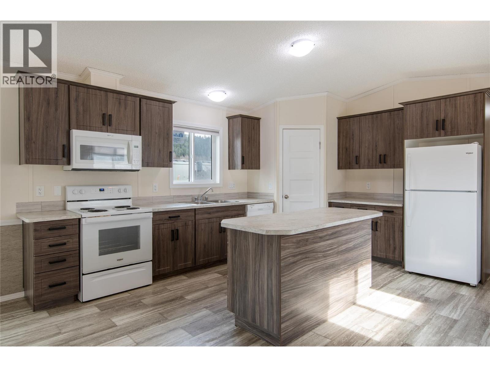 1117 10th Avenue N Unit# 1a, Golden, British Columbia  V0A 1H2 - Photo 4 - 10372629