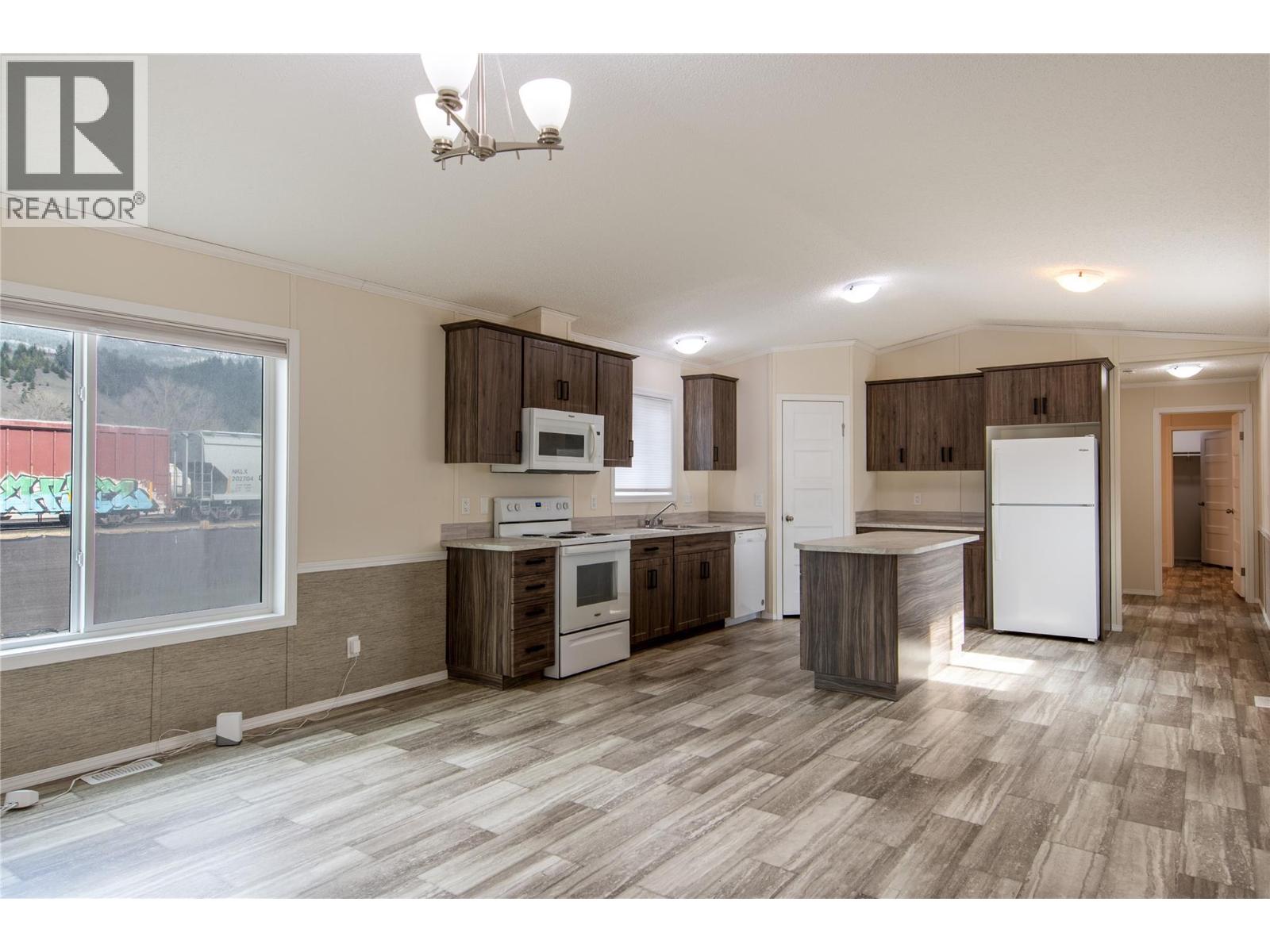 1117 10th Avenue N Unit# 1a, Golden, British Columbia  V0A 1H2 - Photo 3 - 10372629