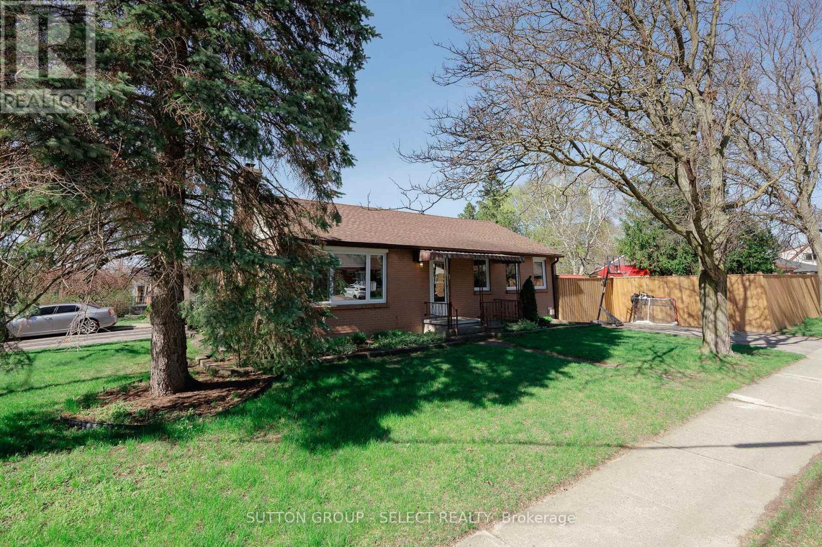 2 Thorne Avenue, London East, Ontario  N5W 4M8 - Photo 4 - X13042092