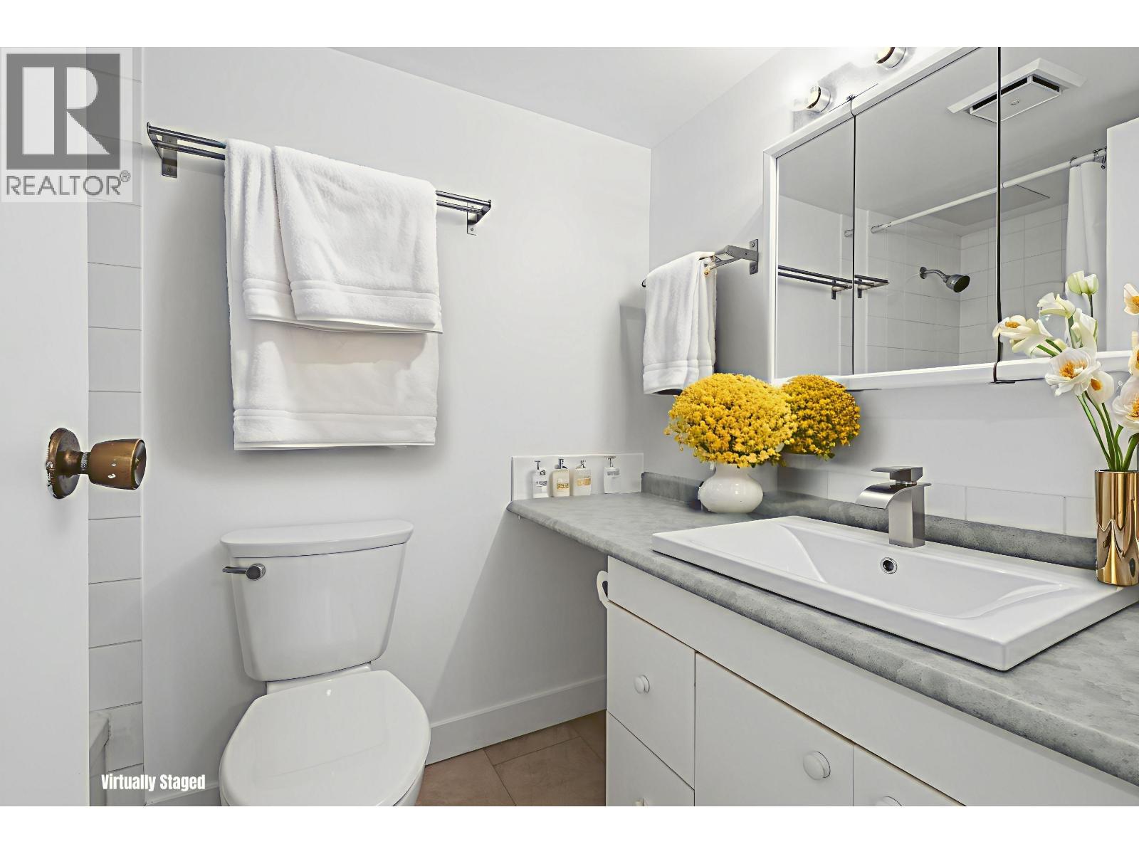 407 145 St. Georges Avenue, North Vancouver, British Columbia  V7L 3G8 - Photo 7 - R3115494