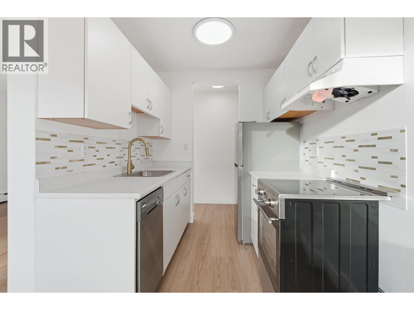 407 145 St. Georges Avenue, North Vancouver, British Columbia  V7L 3G8 - Photo 10 - R3115494