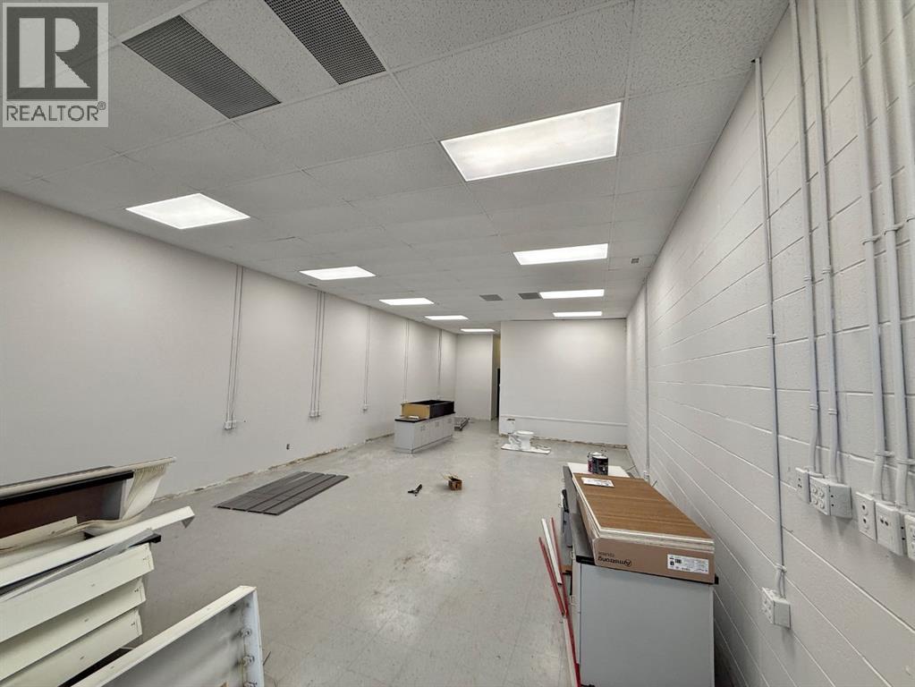 Bay 10, 101 Government Road, Hinton, Alberta  T7V 1B7 - Photo 2 - A2305001